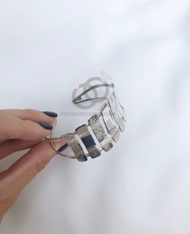 PULSERA PINZA CALADA (PPR037)
